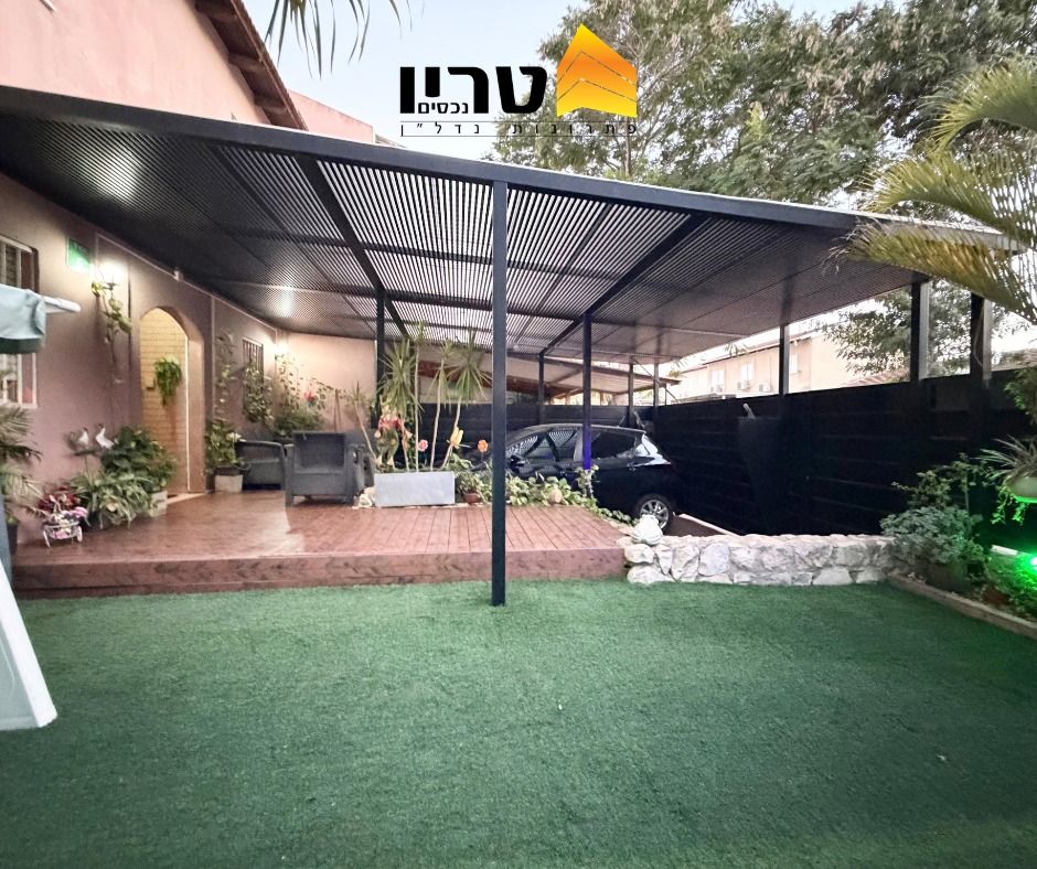 דו משפחתי 6 חדרים, שני מפלסים - שופץ מהיסוד